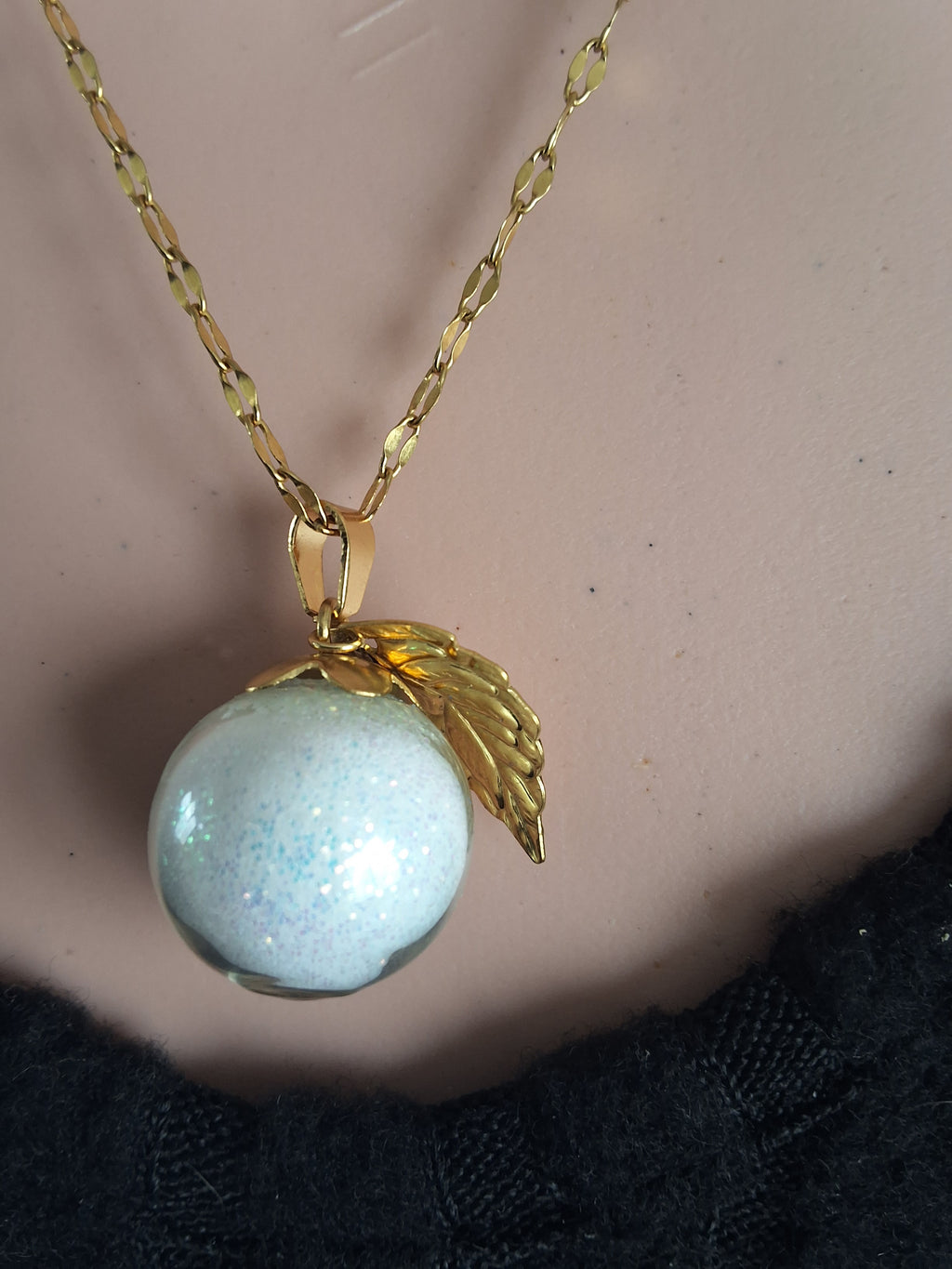 Collier grenade rouge