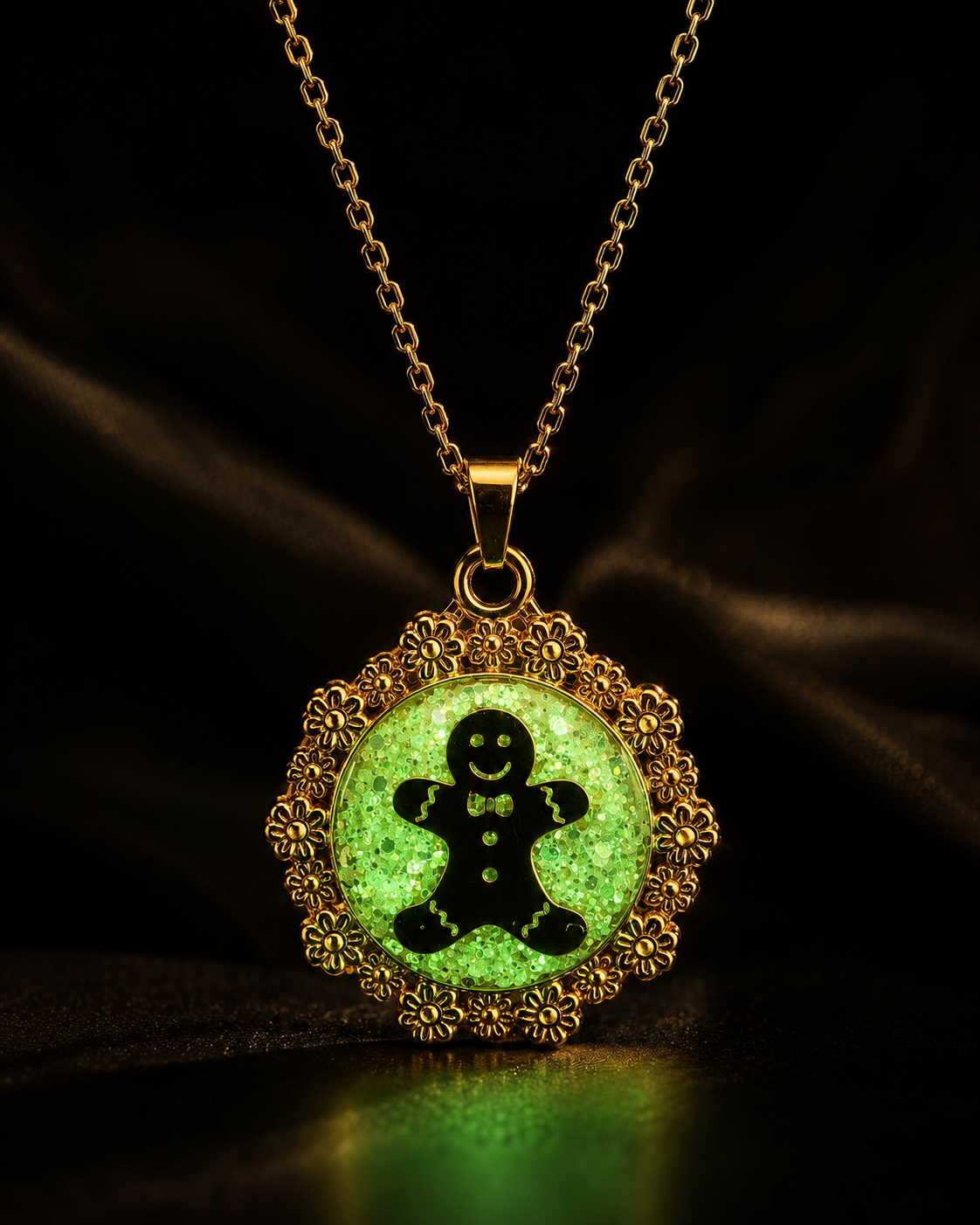 Collier petit biscuit fluorescent version longue or