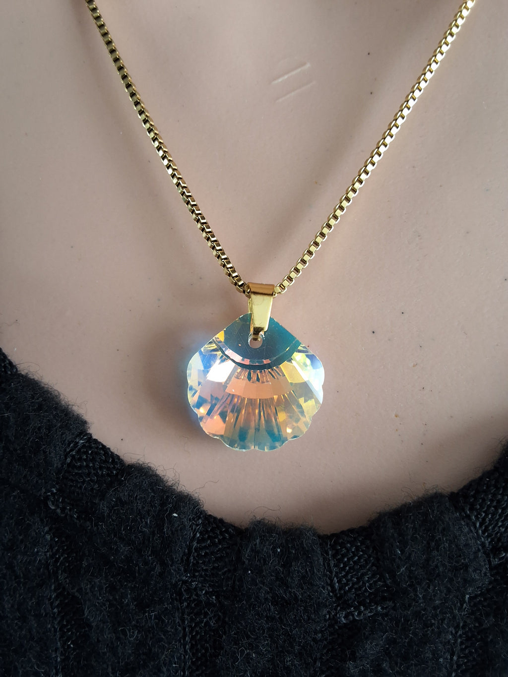Collier coquillage en cristal or