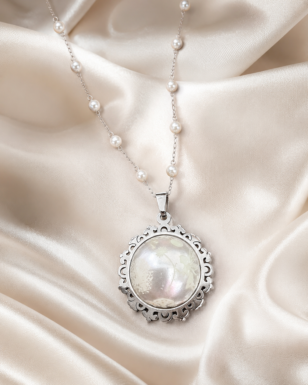 Collier rond à dentelle moyenne perle blanche de la fée kanys
