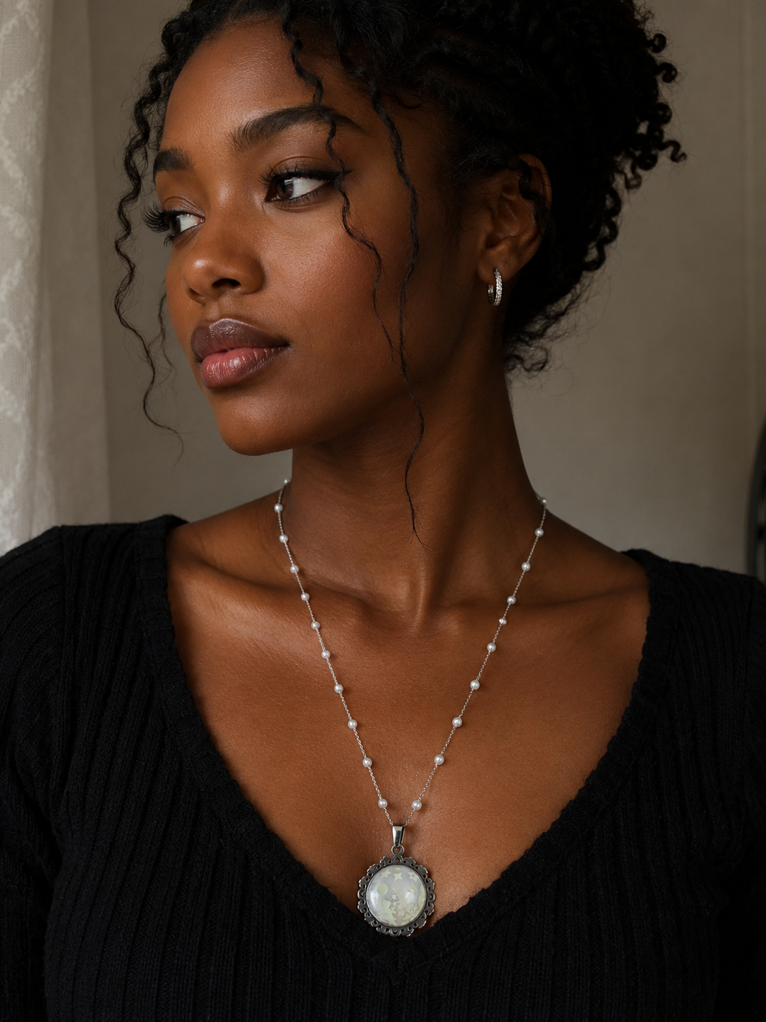 Collier rond à dentelle moyenne perle blanche de la fée jadelia