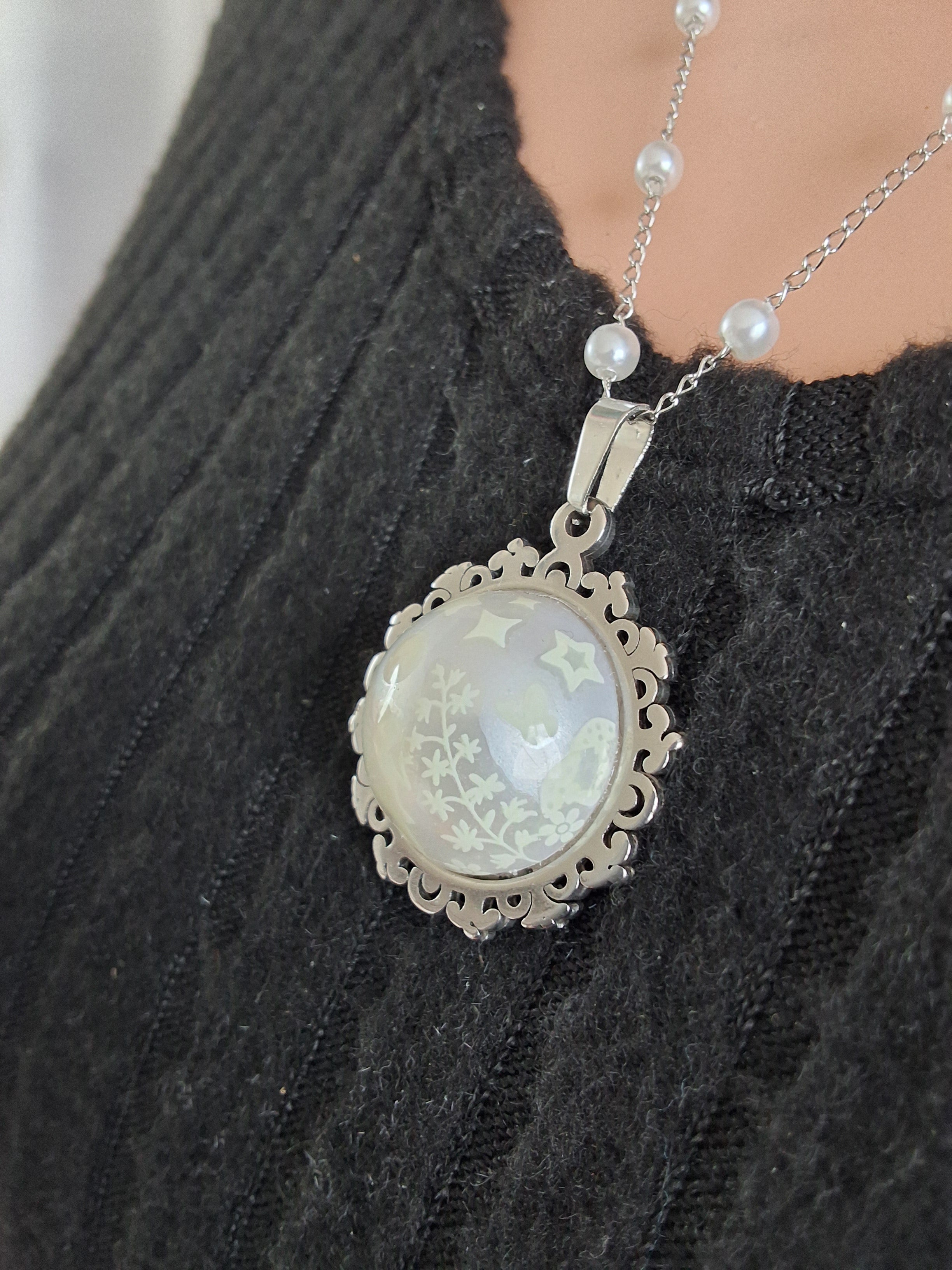 Collier rond à dentelle moyenne perle blanche de la fée jadelia