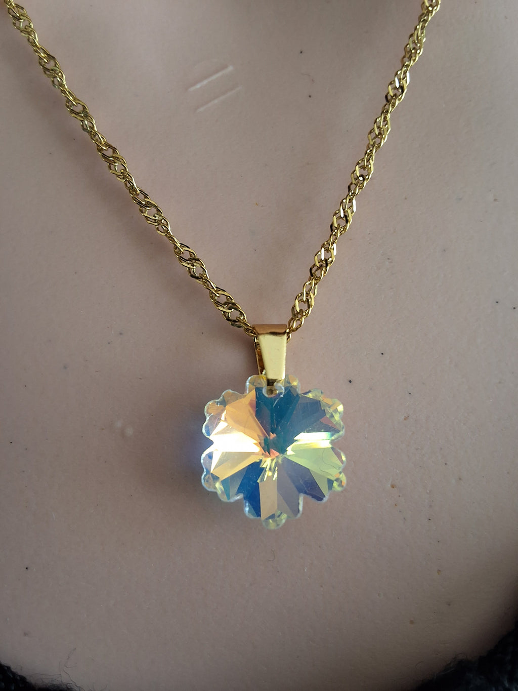 Collier petit flocon de neige en cristal or 1