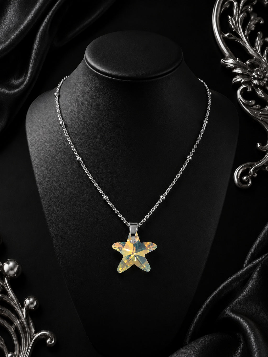 Le collier petite étoile de mer en cristal argenté