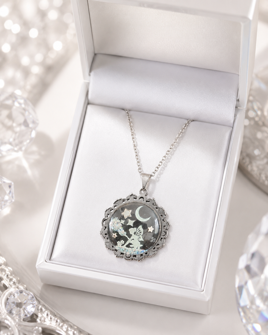 Collier de la fée luna avec tornade sur grosse perle magique