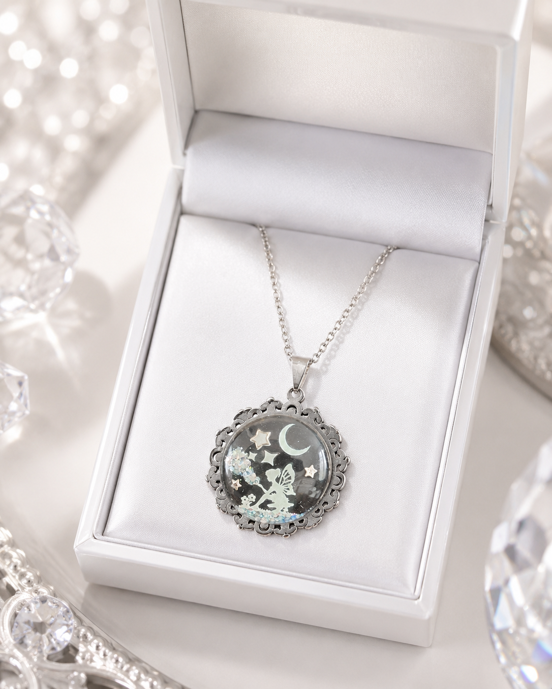Collier de la fée luna avec tornade sur grosse perle magique