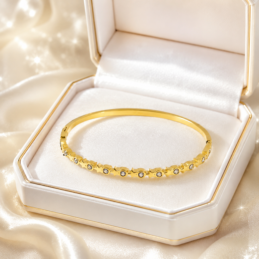 Le bracelet jonc doré étoilé