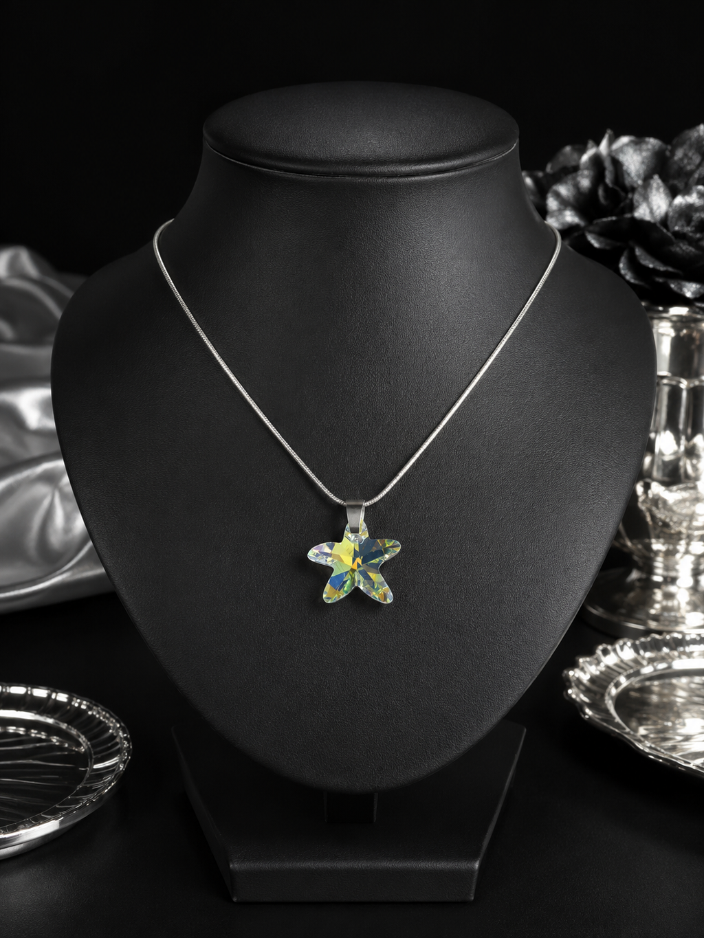 Le collier petite étoile marine en cristal argenté