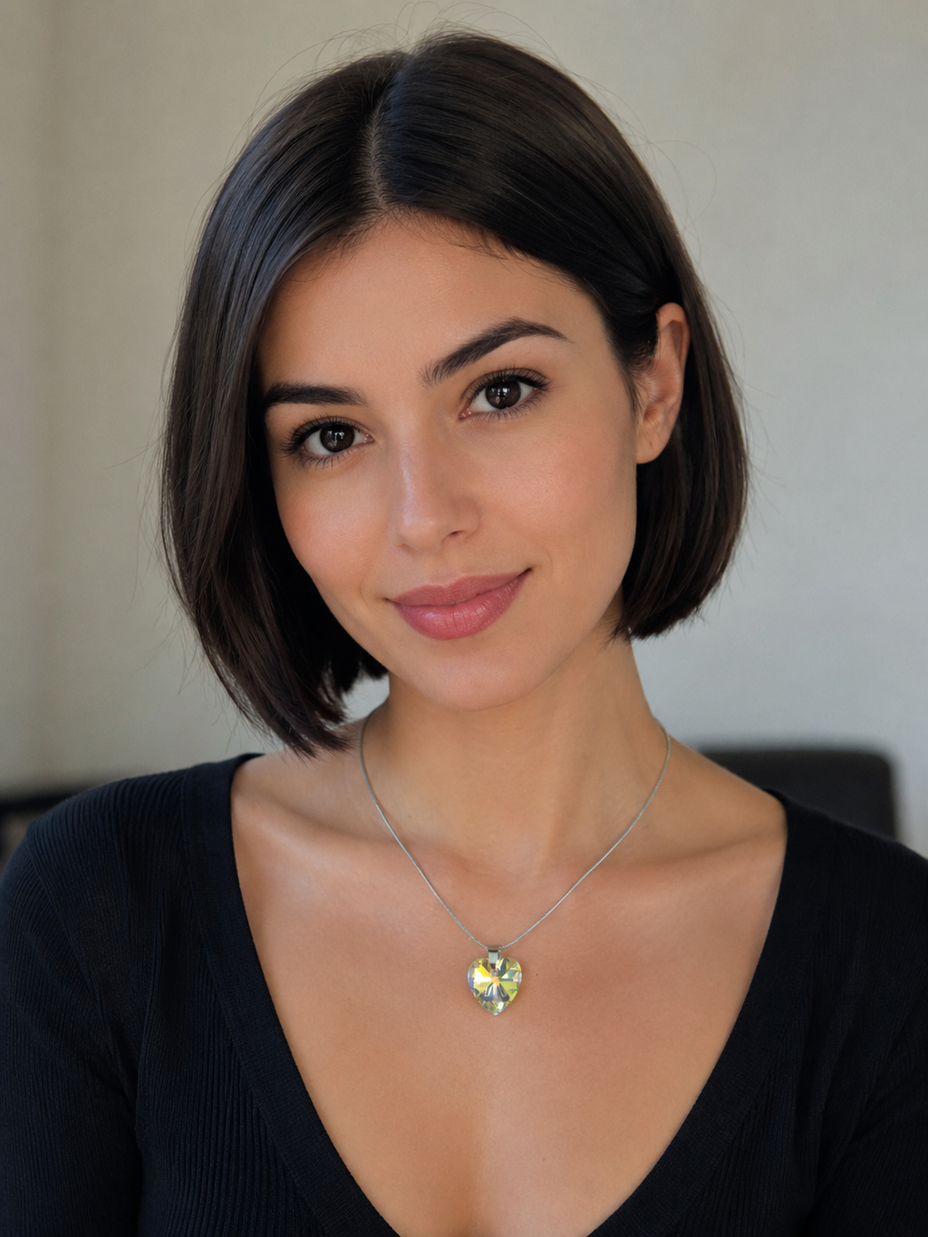 Le collier petit cœur enchanté en cristal argenté