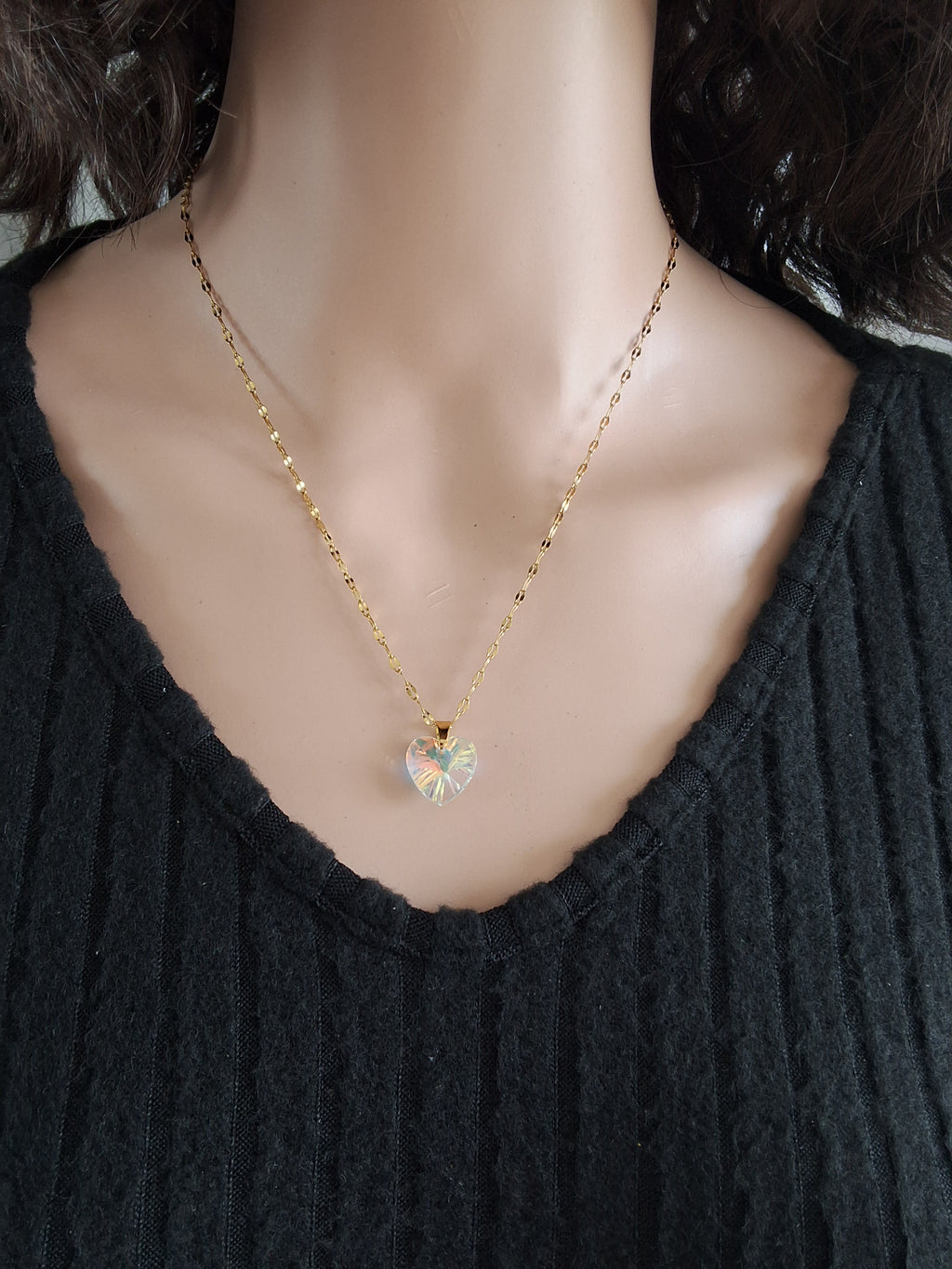 Collier petit cœur en cristal or 2