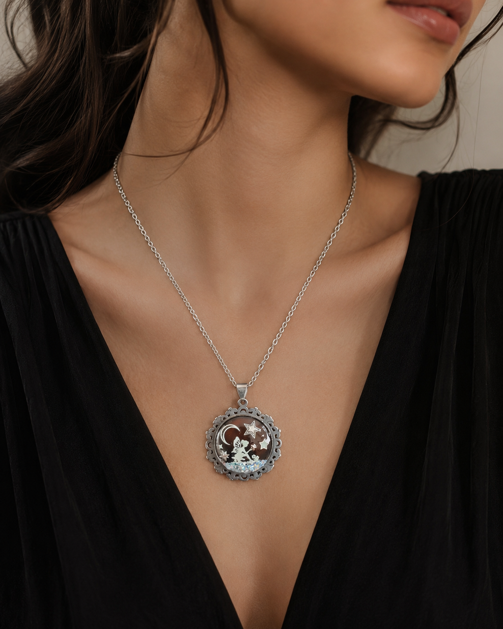 Collier de la fée luna avec grosse perle magique sous la bonne étoile .