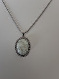 Collier Père Noël – Magie de Noël Scintillante