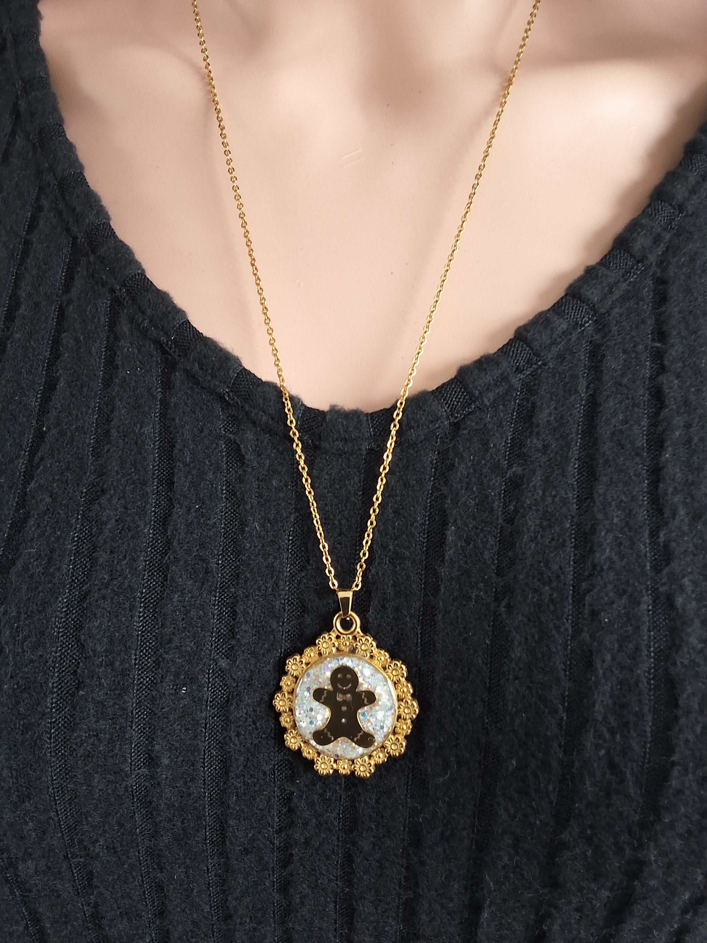 Collier petit biscuit fluorescent version longue