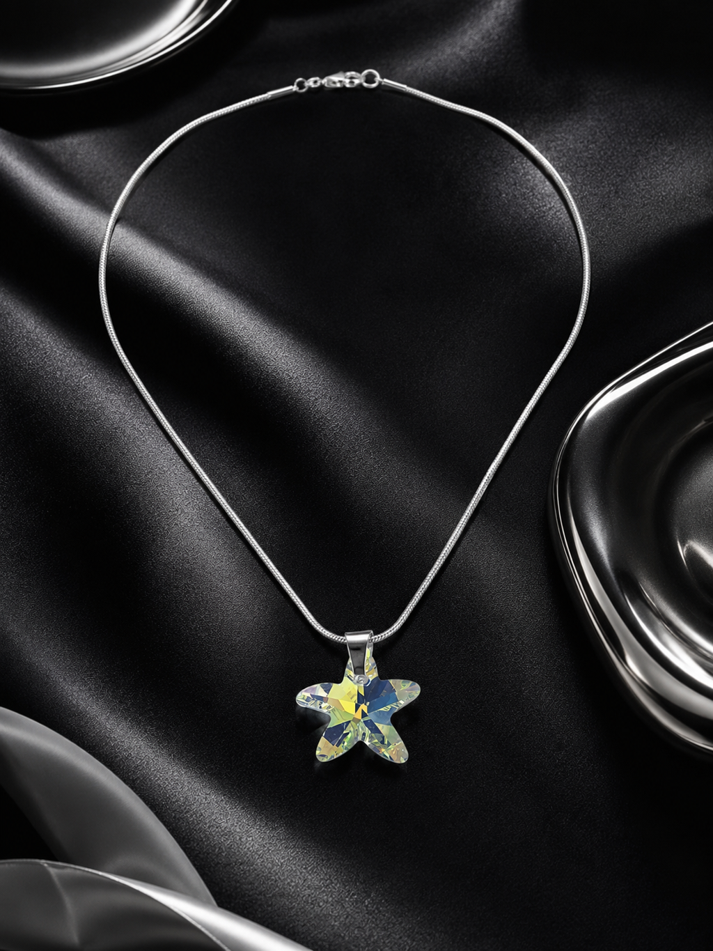 Le collier petite étoile marine en cristal argenté