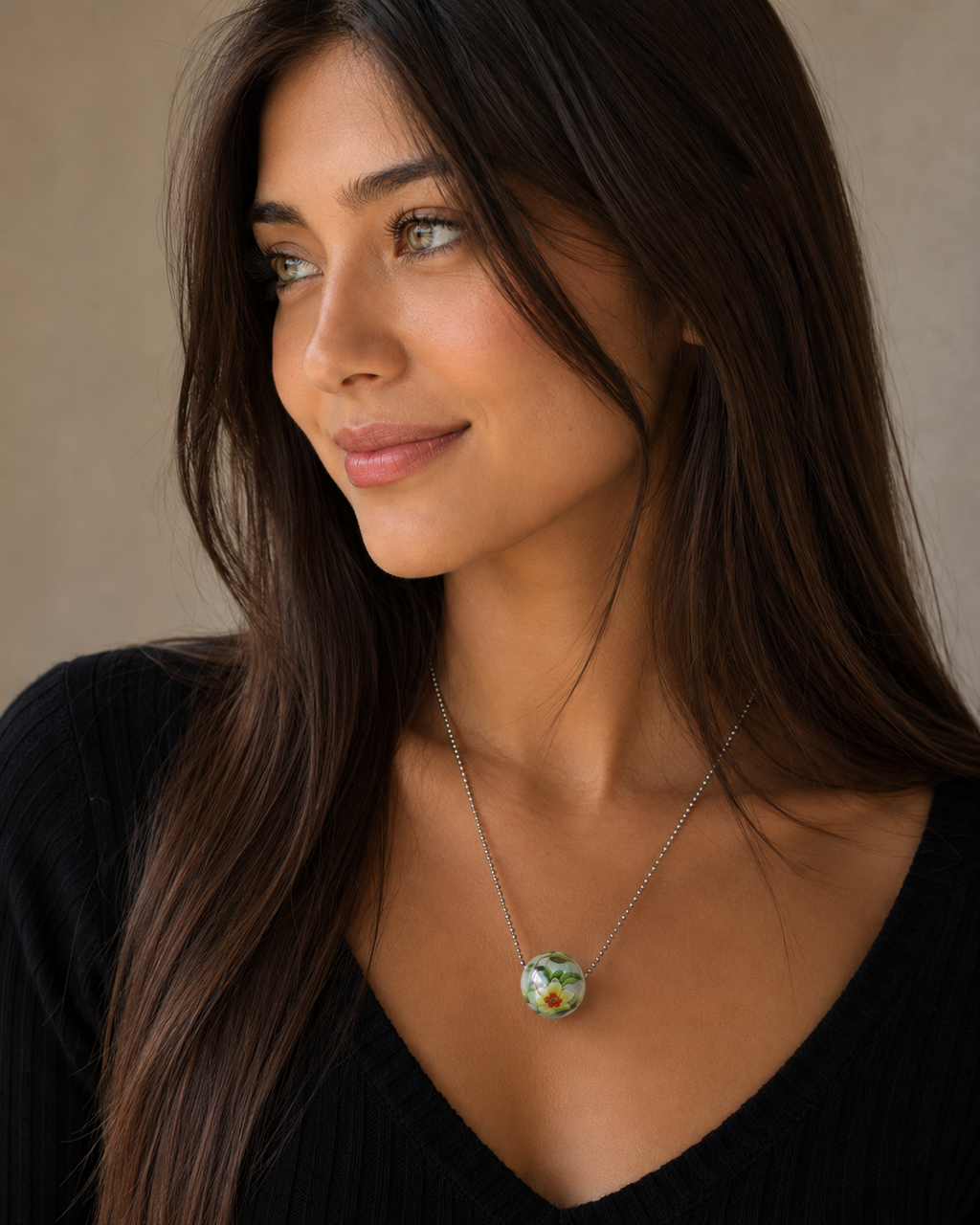 Collier perle dessinée argenté