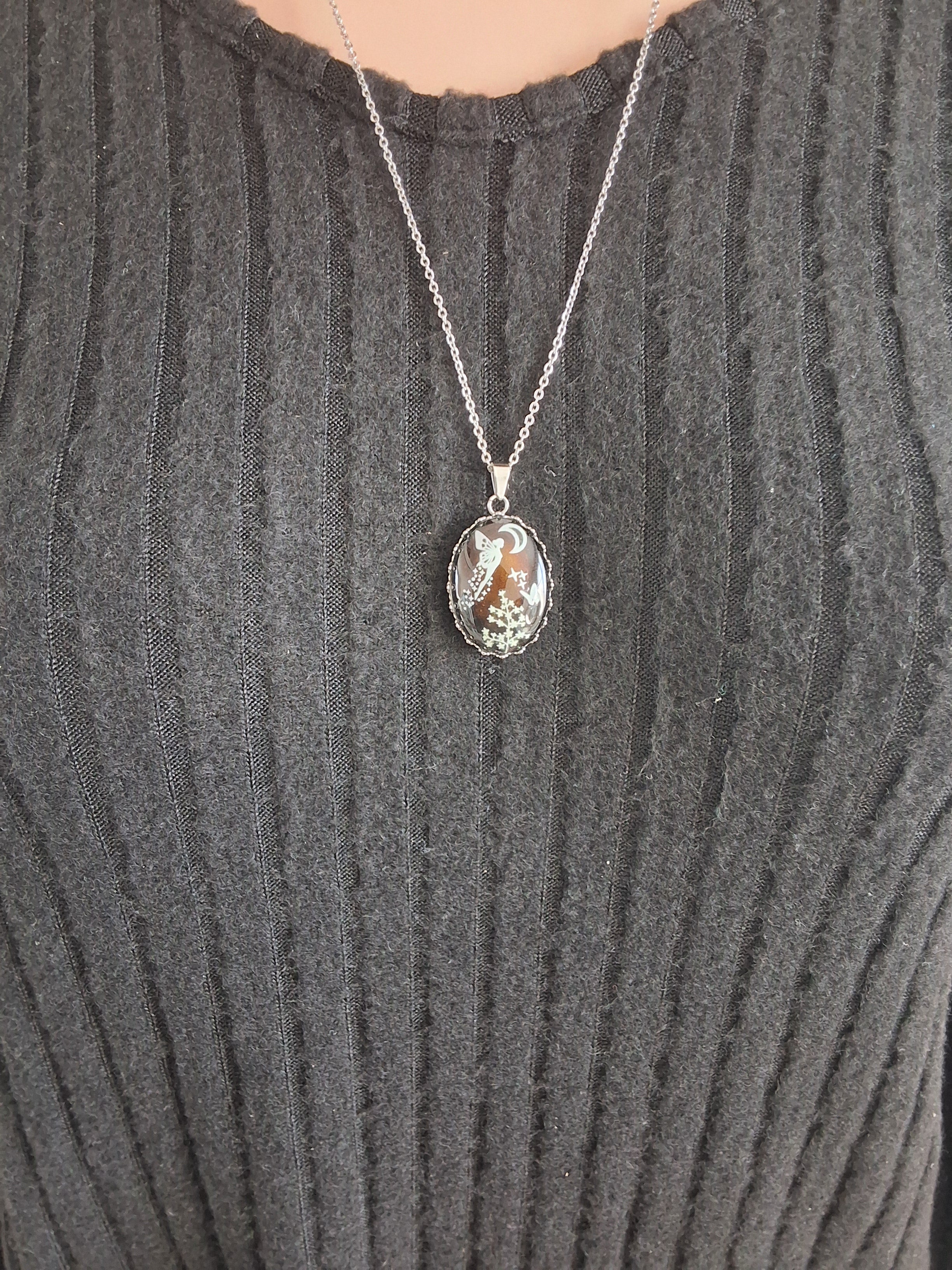 Collier de la fée lumina sur perle changeante .