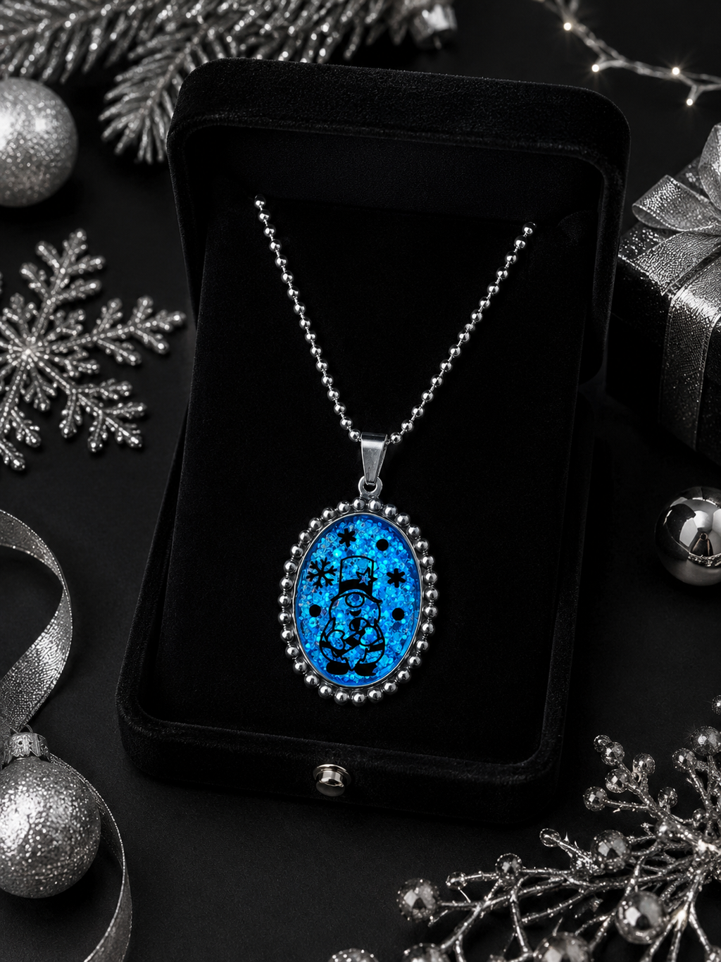 Collier Lutin du Père Noël – Magie Fluorescente bleu