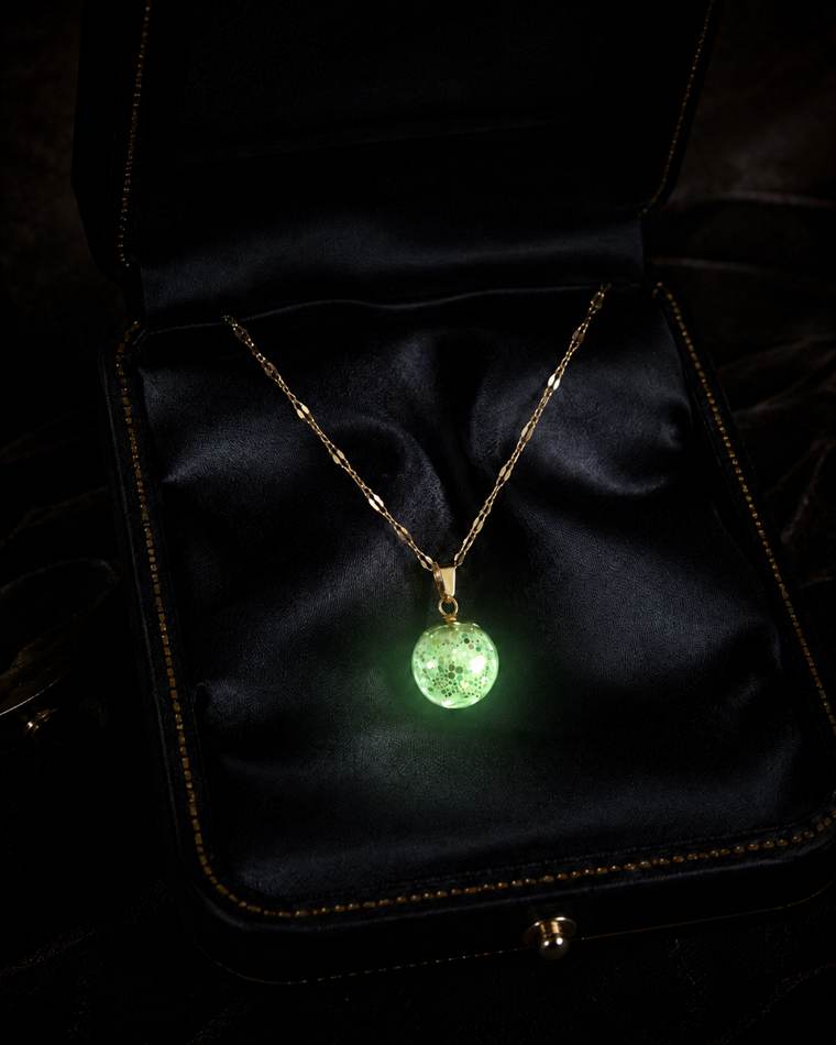 Collier or enchanté prunelle verte