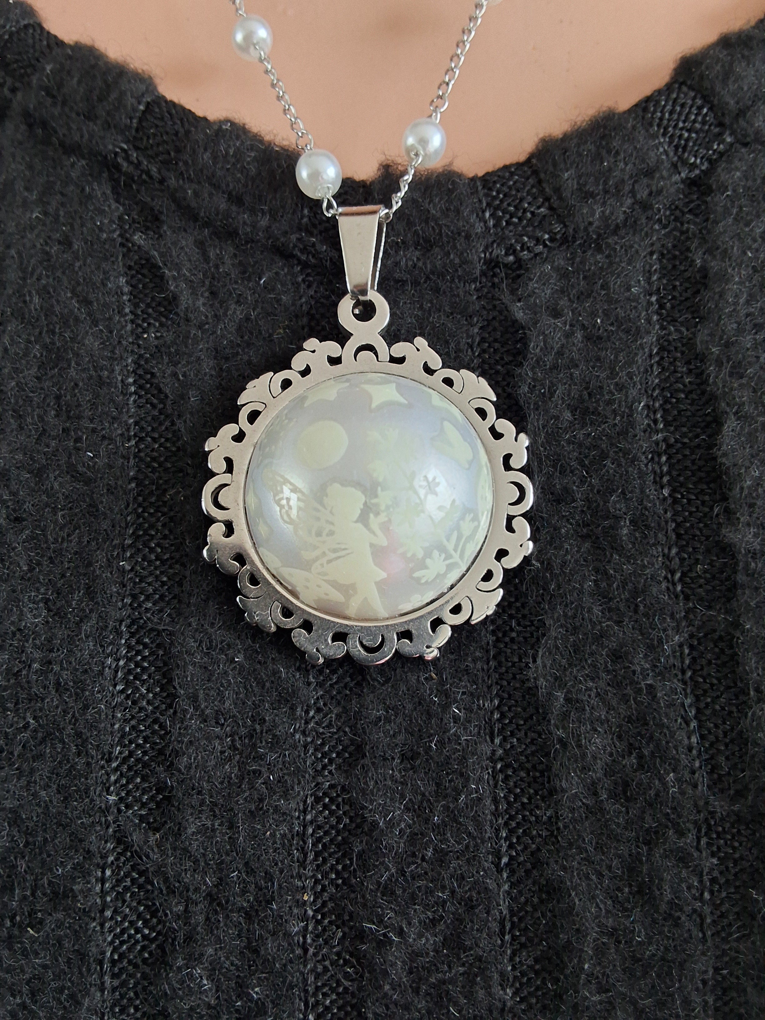 Collier rond à dentelle moyenne perle blanche de la fée jadelia