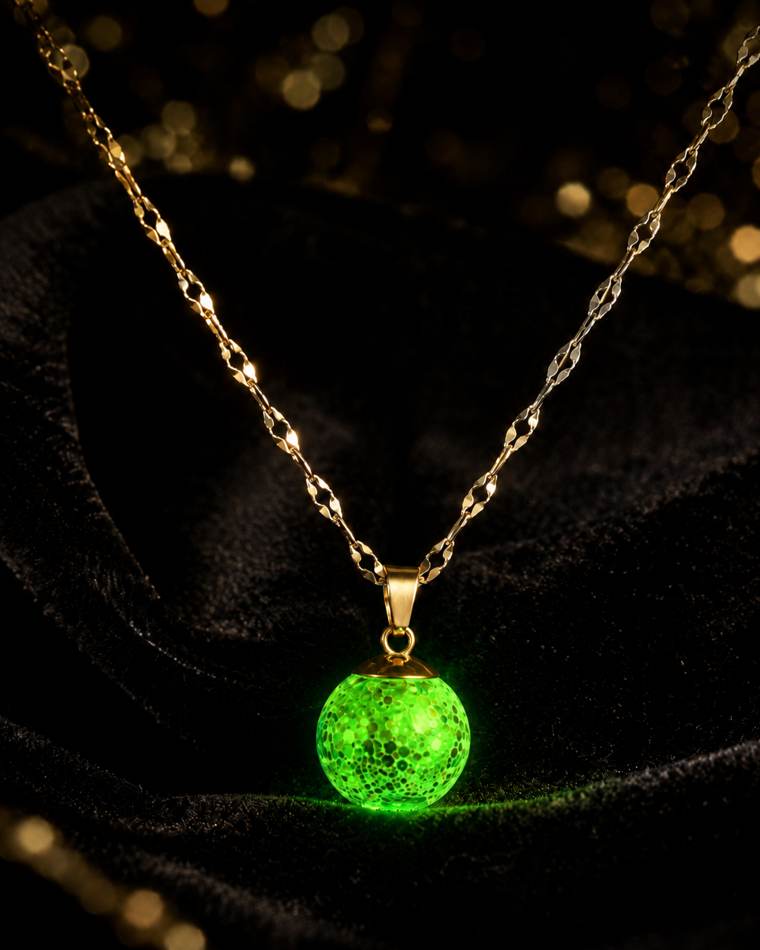 Collier or enchanté prunelle verte