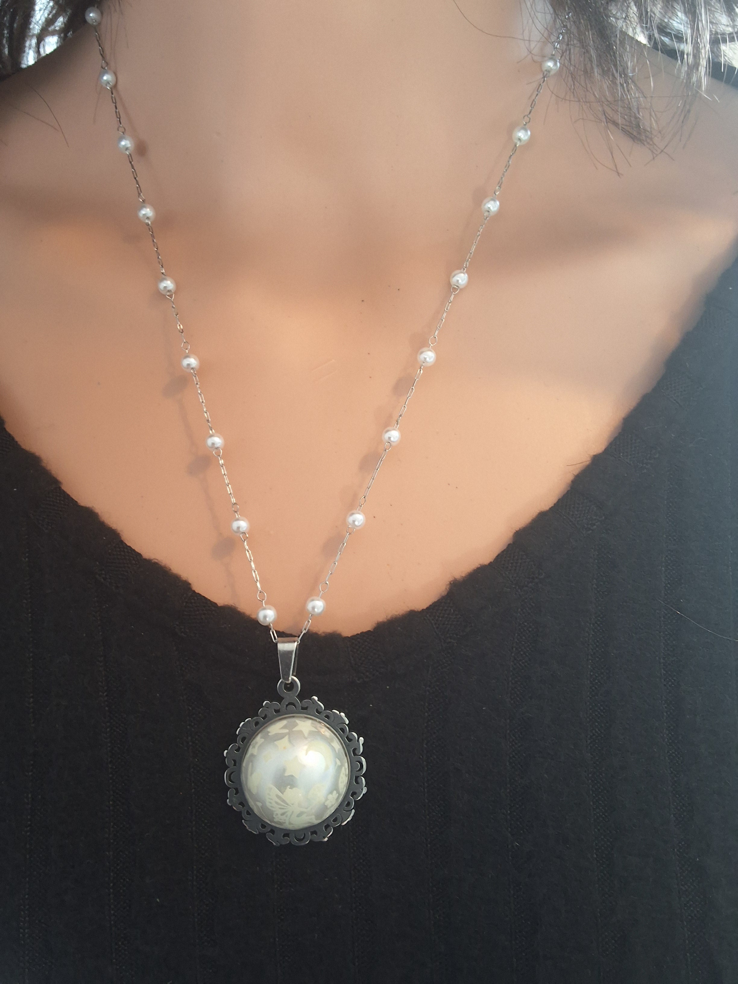 Collier rond dentelle moyenne perle de la fée préline.