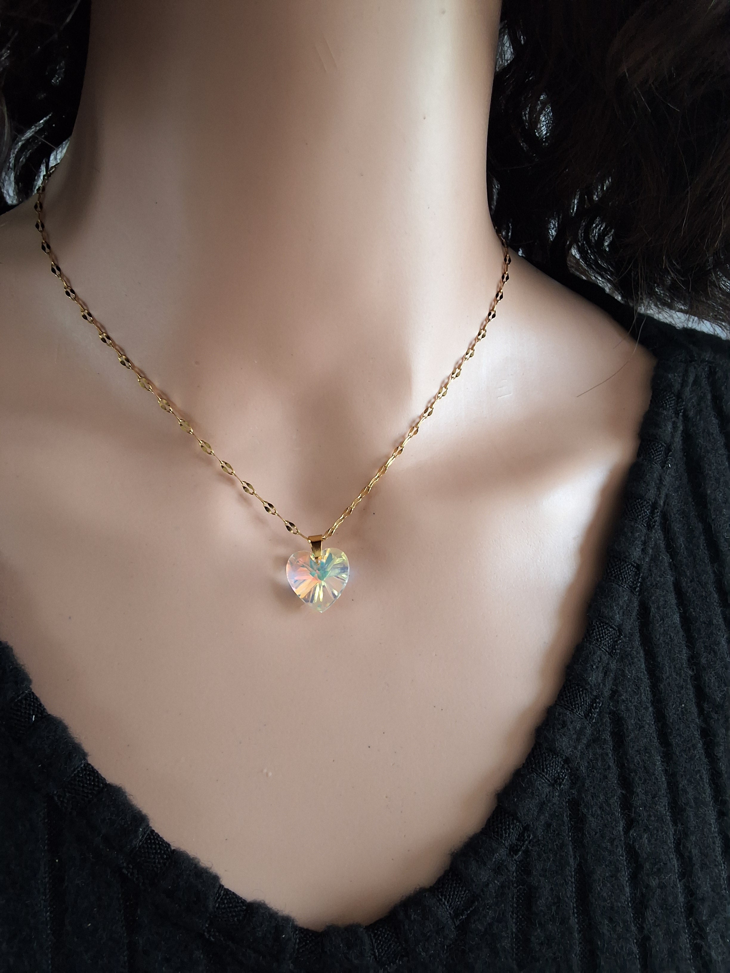 Collier petit cœur en cristal or 2