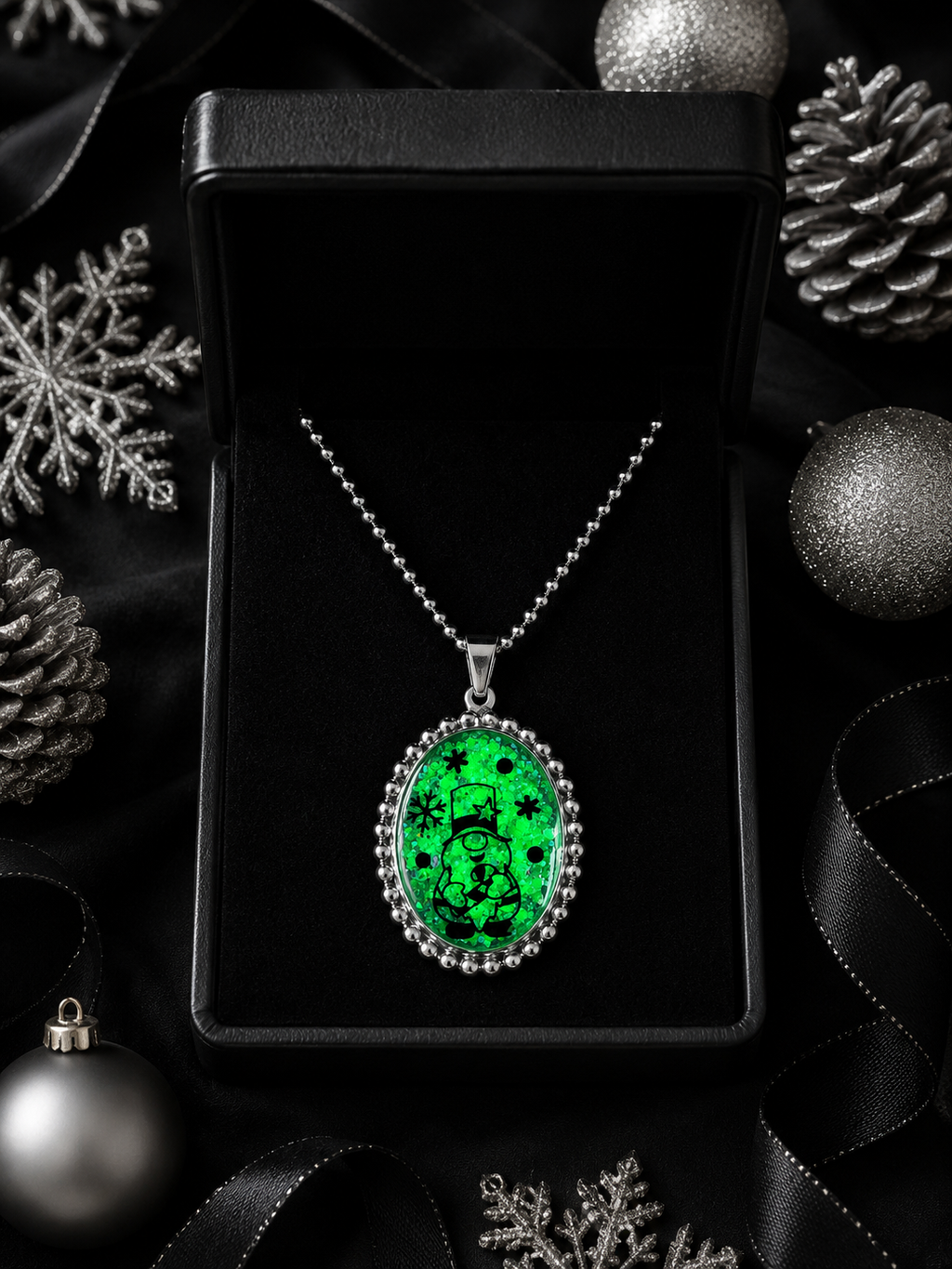 Collier Lutin du Père Noël – Magie Fluorescente vert