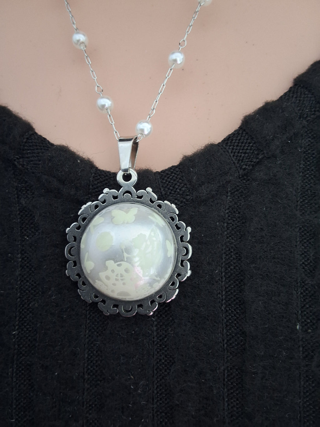Collier rond à dentelle moyenne perle blanche de la fée félicia