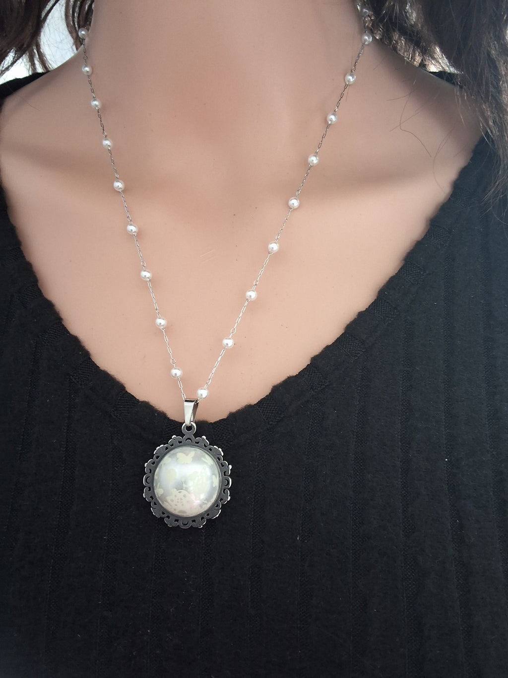 Collier rond à dentelle moyenne perle blanche de la fée félicia