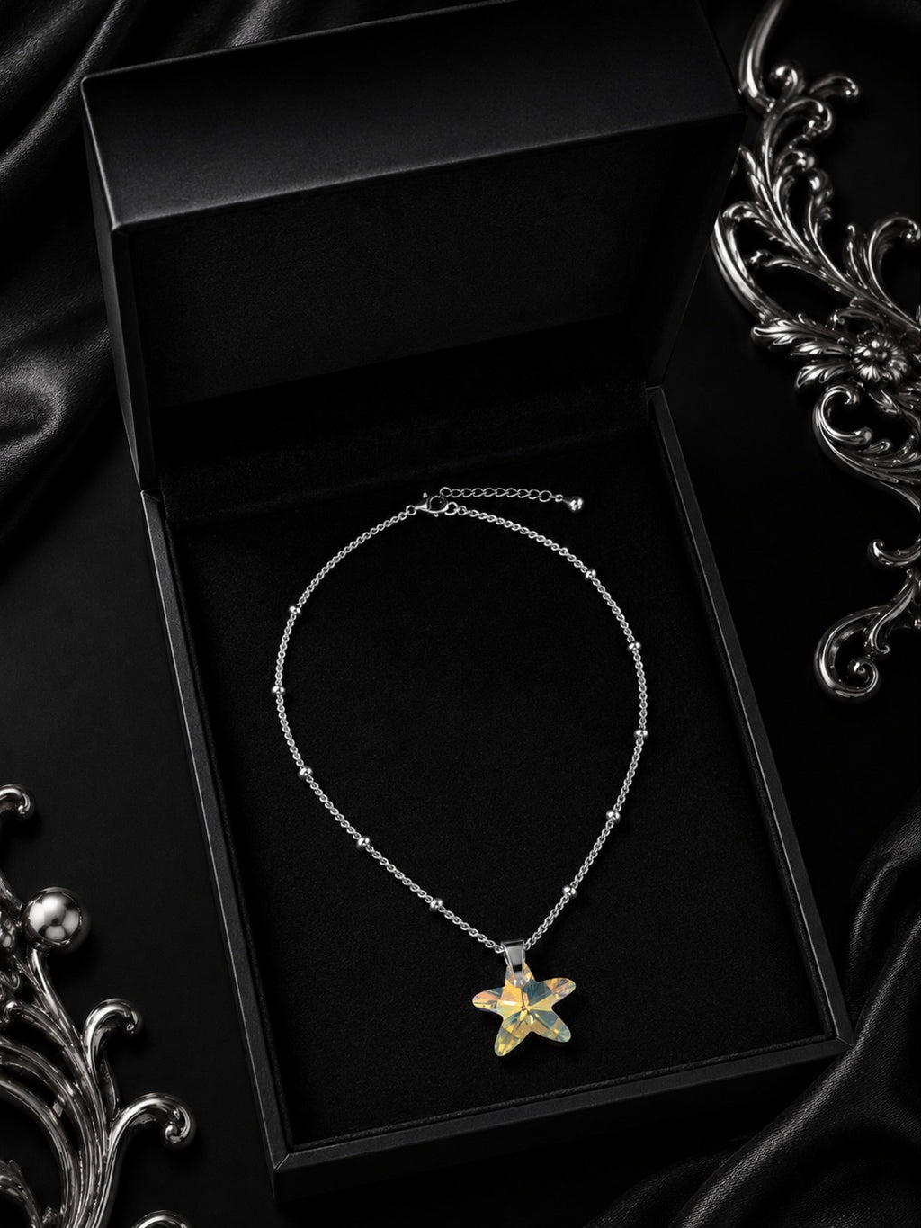 Le collier petite étoile de mer en cristal argenté