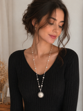 Collier rond à dentelle avec grosse perle blanche de la fée planissette