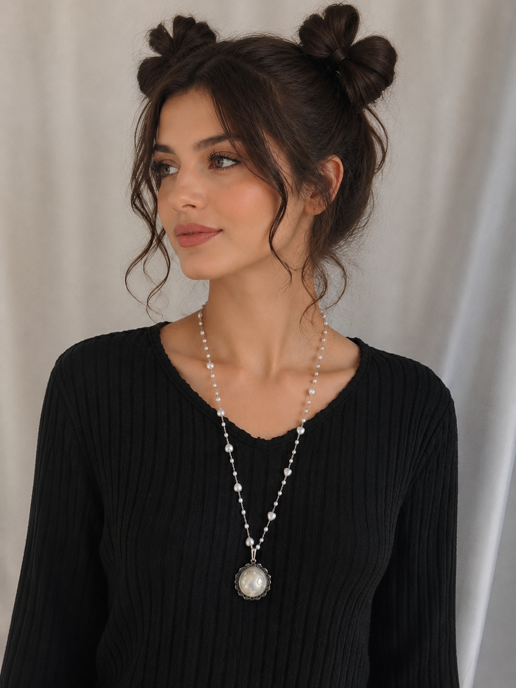 Collier rond à dentelle avec grosse perle blanche de la fée planissette 2