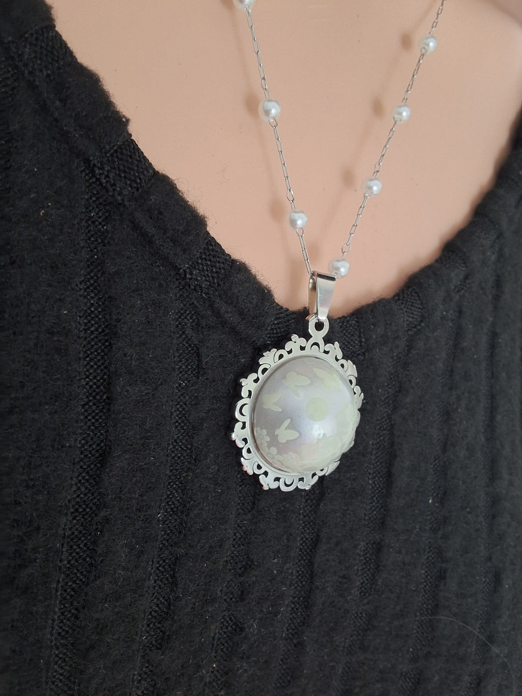 Collier rond à dentelle moyenne perle blanche de la fée félicia