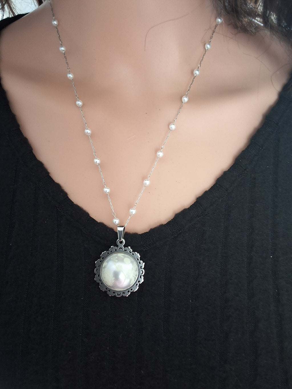 Collier rond à dentelle moyenne perle blanche de la fée kanys