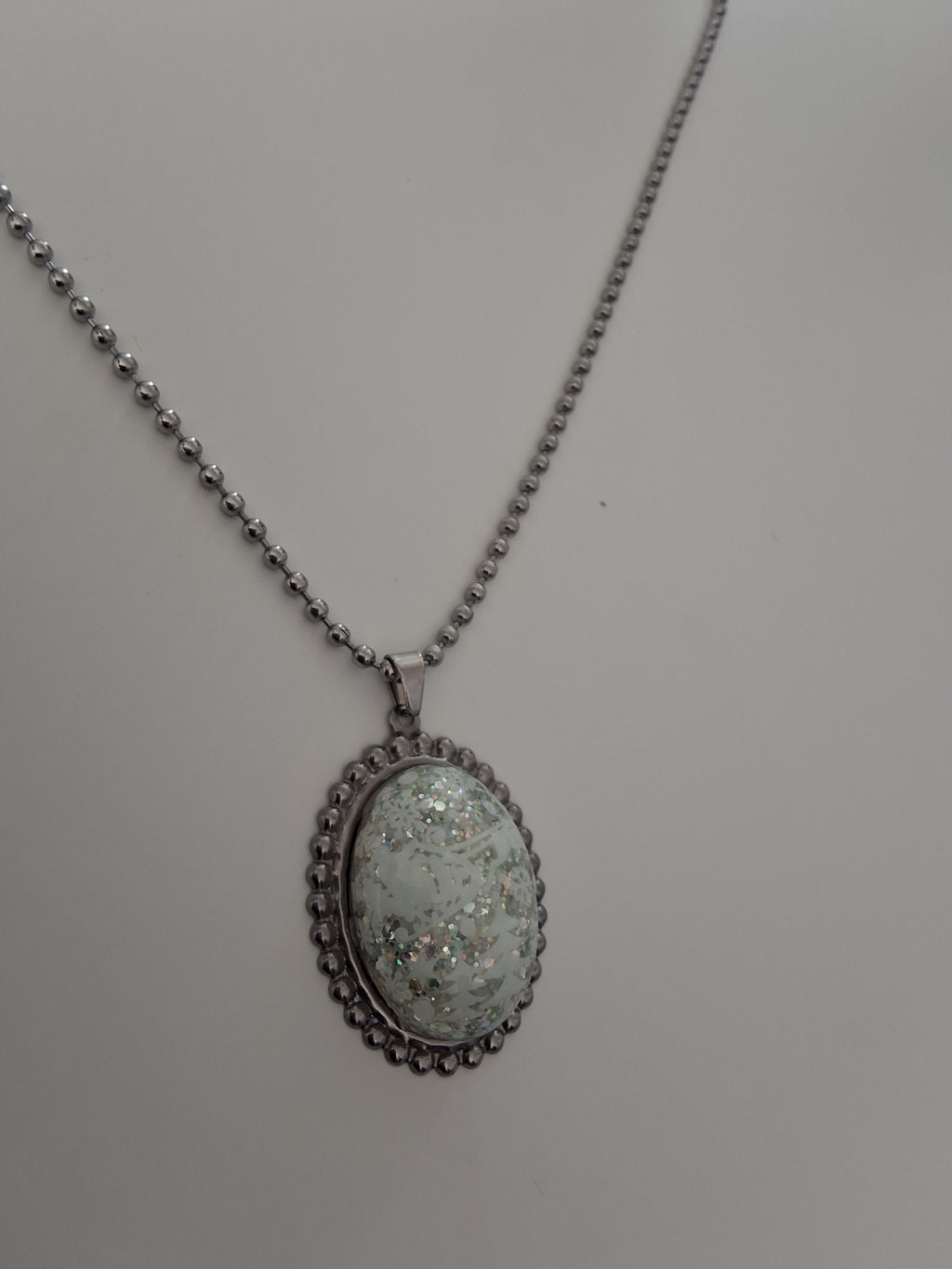 Collier Père Noël – Magie de Noël Scintillante