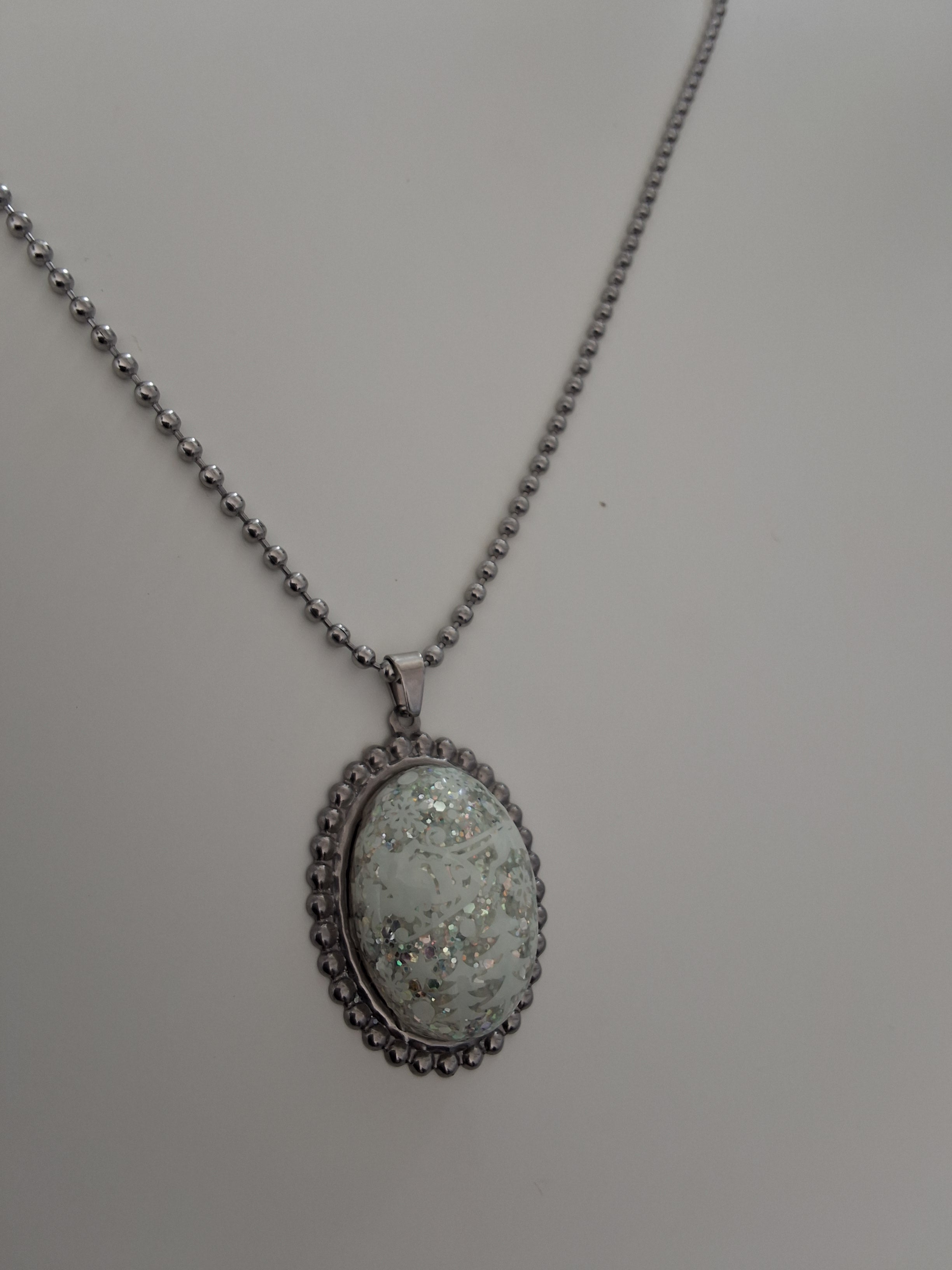 Collier Père Noël – Magie de Noël Scintillante