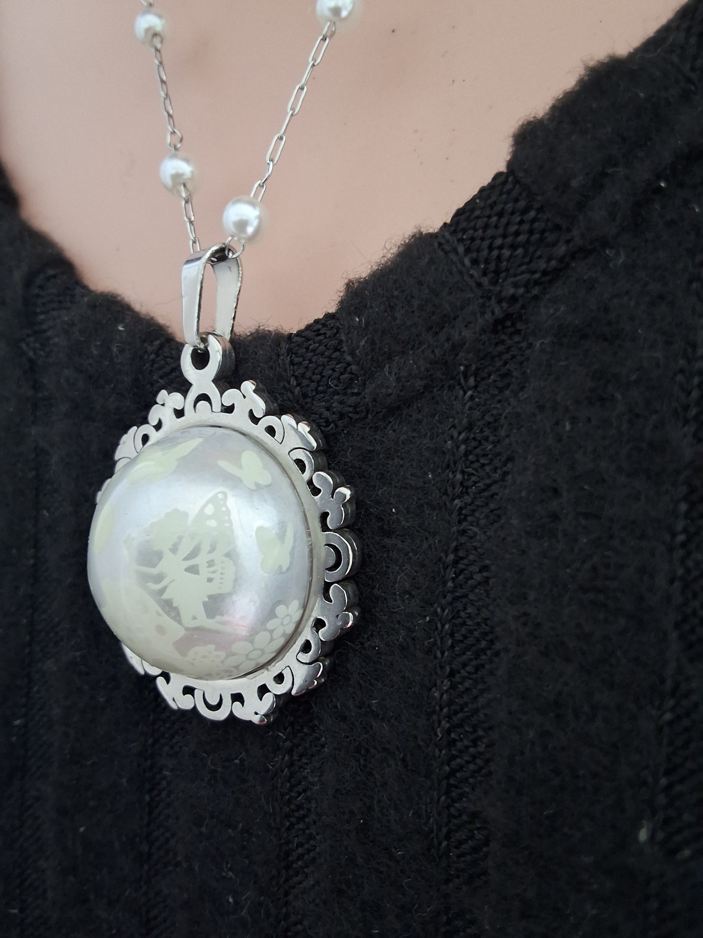 Collier rond à dentelle moyenne perle blanche de la fée félicia
