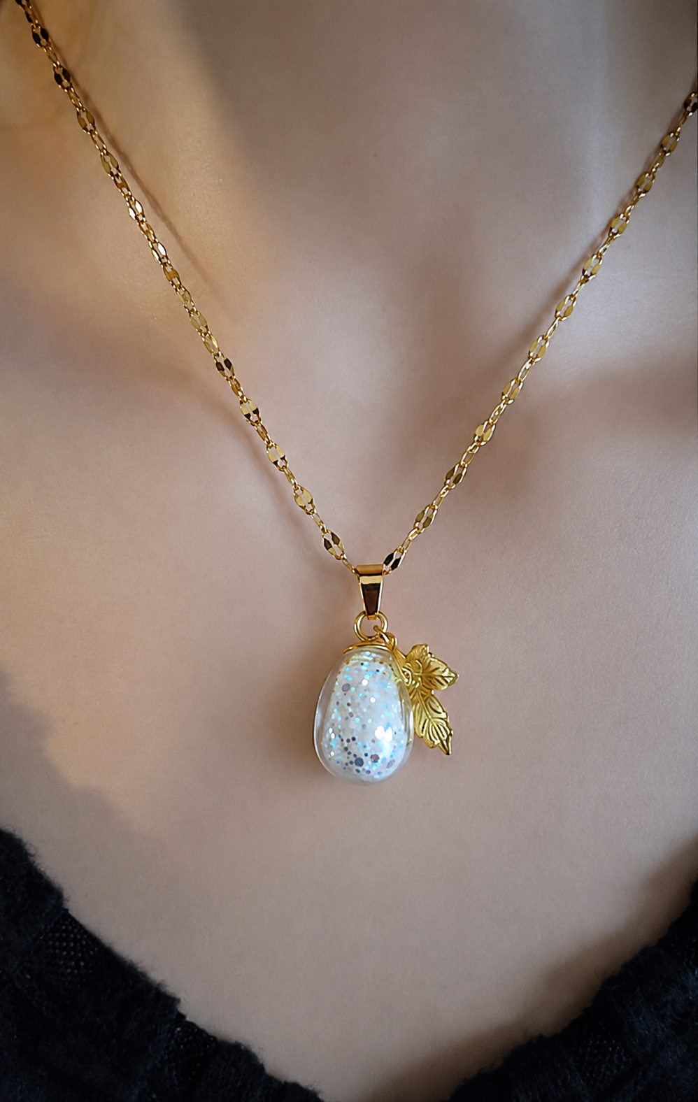 Collier or enchanté de raisin vert