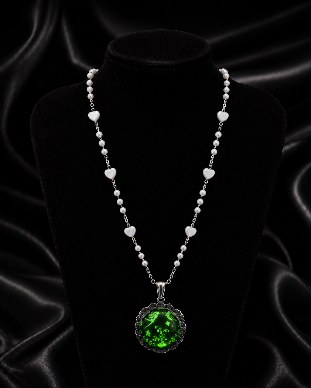 Collier rond à dentelle avec grosse perle blanche de la fée planissette 2