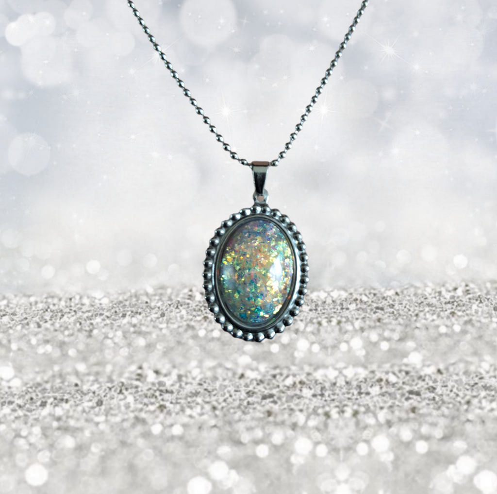 Collier imitation opale plat