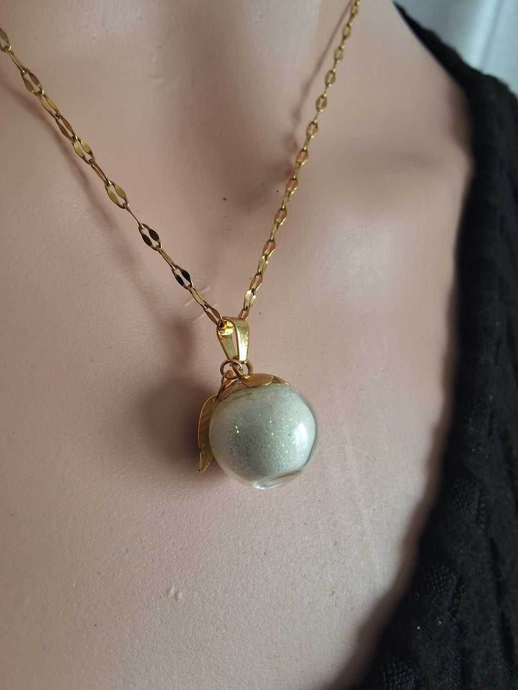 Le collier Brugnon rouge