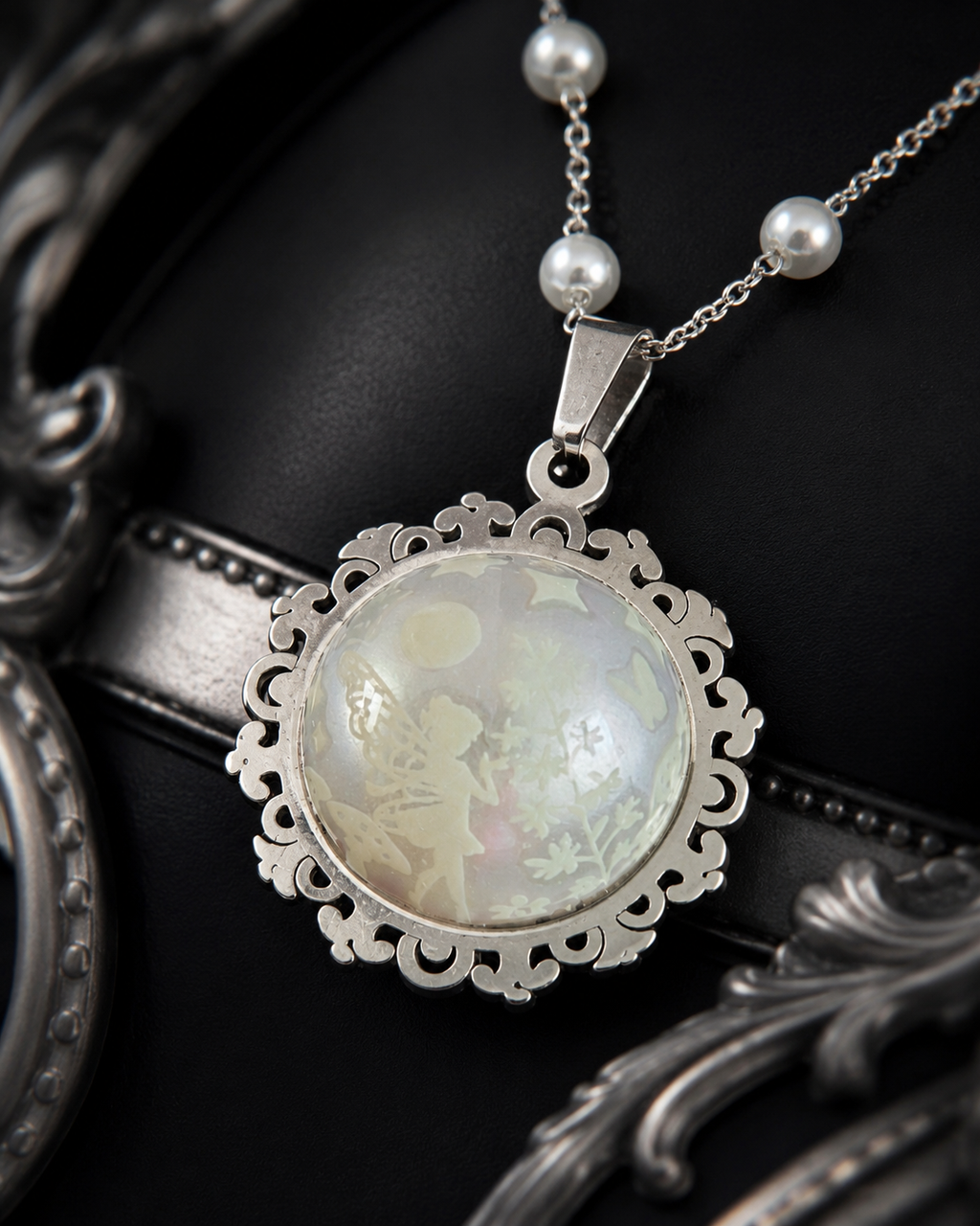 Collier rond à dentelle moyenne perle blanche de la fée jadelia