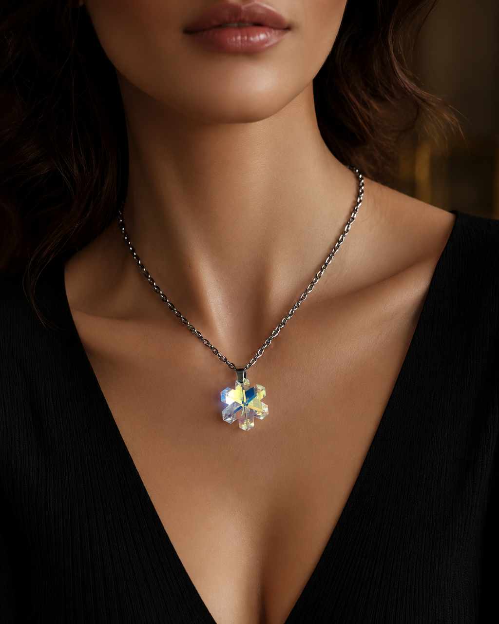 Le collier gros flocon de neige en cristal argenté ...