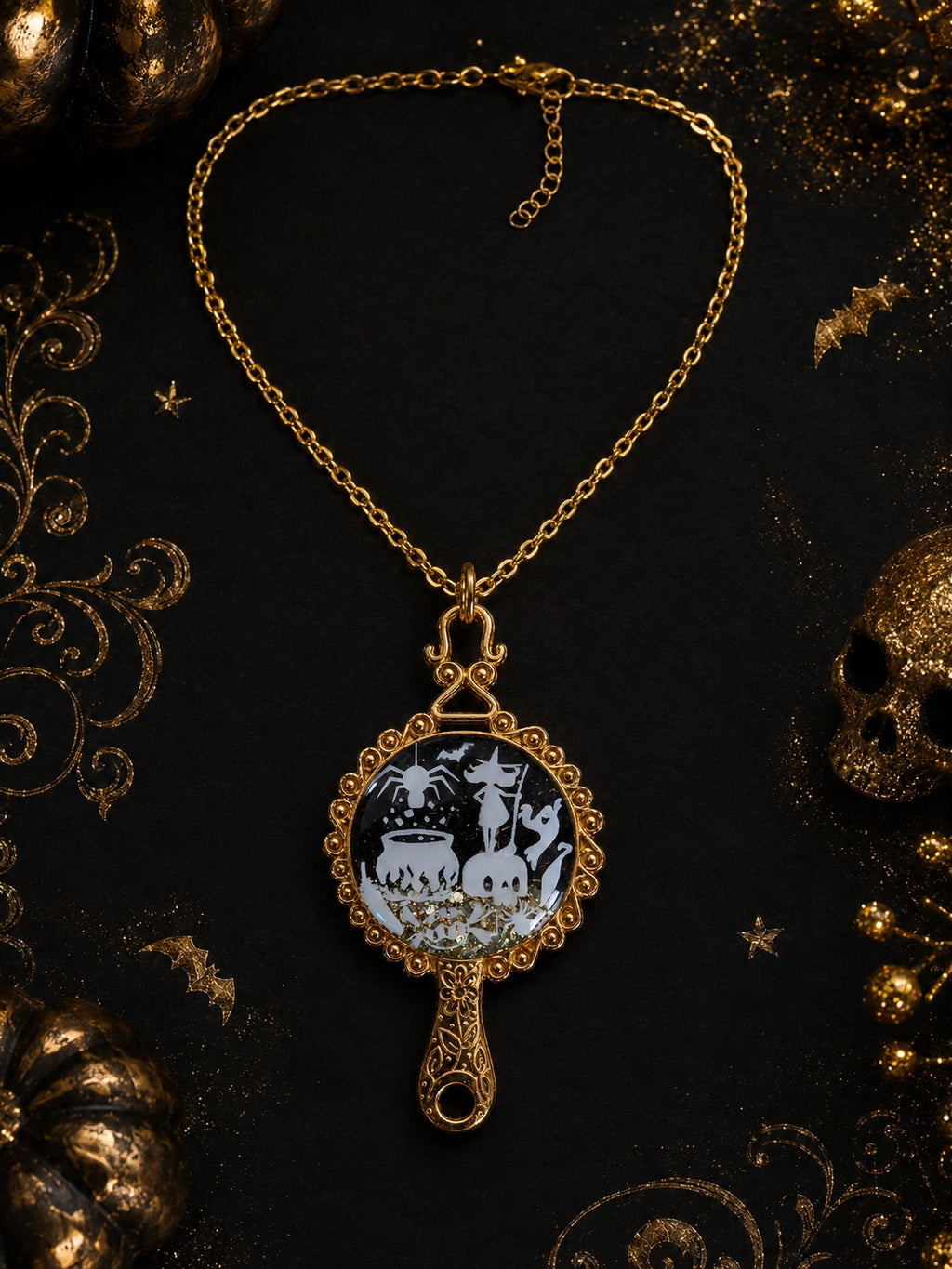 Collier Sortilège de Minuit – Sorcière au Chaudron Fluorescente