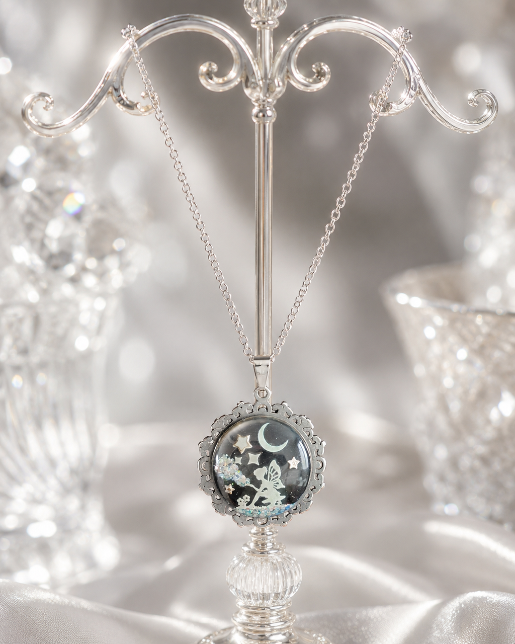Collier de la fée luna avec tornade sur grosse perle magique