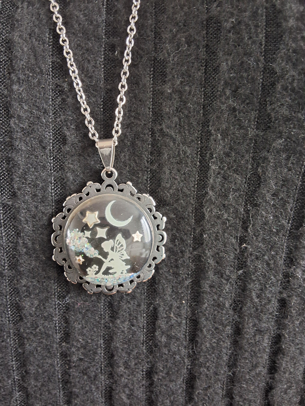 Collier de la fée luna avec tornade sur grosse perle magique