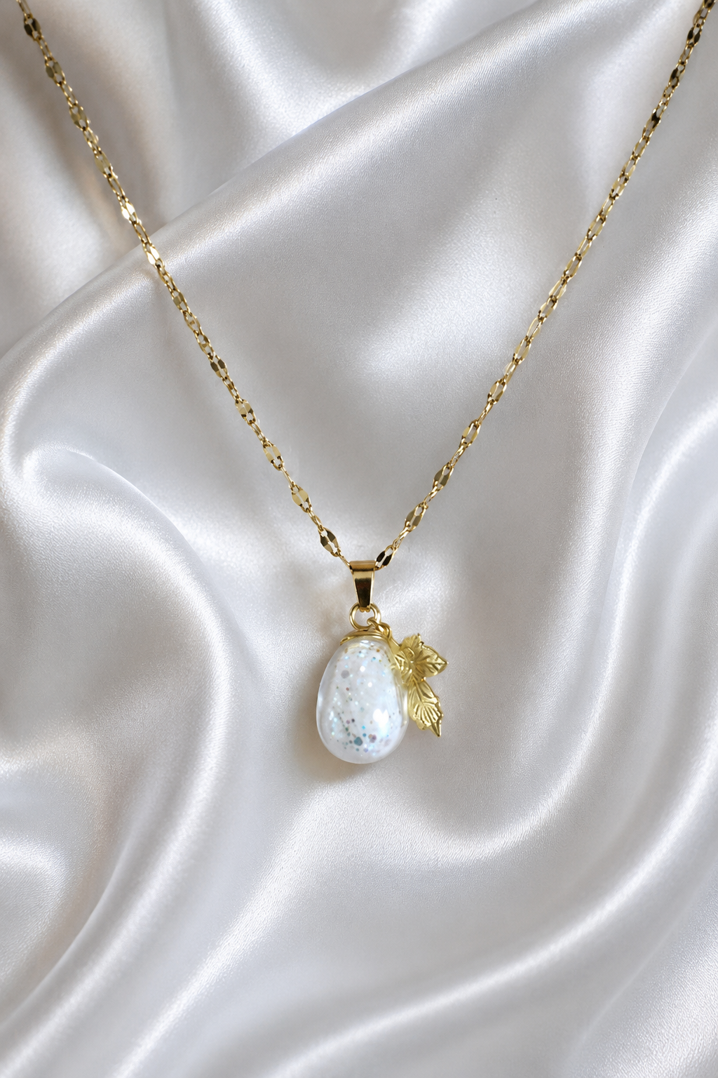 Collier or enchanté de raisin vert