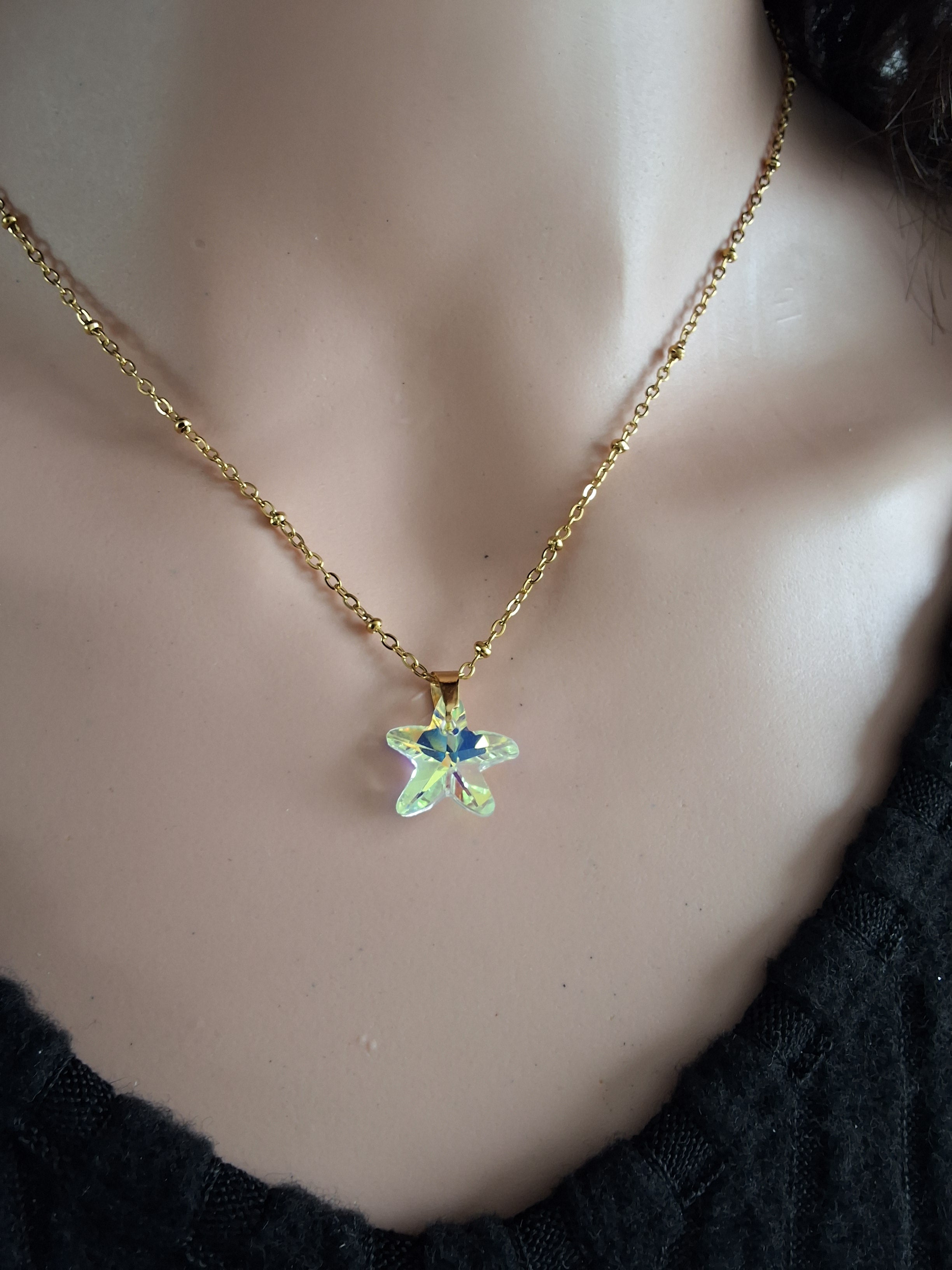 Collier petite étoile de mer en cristal or