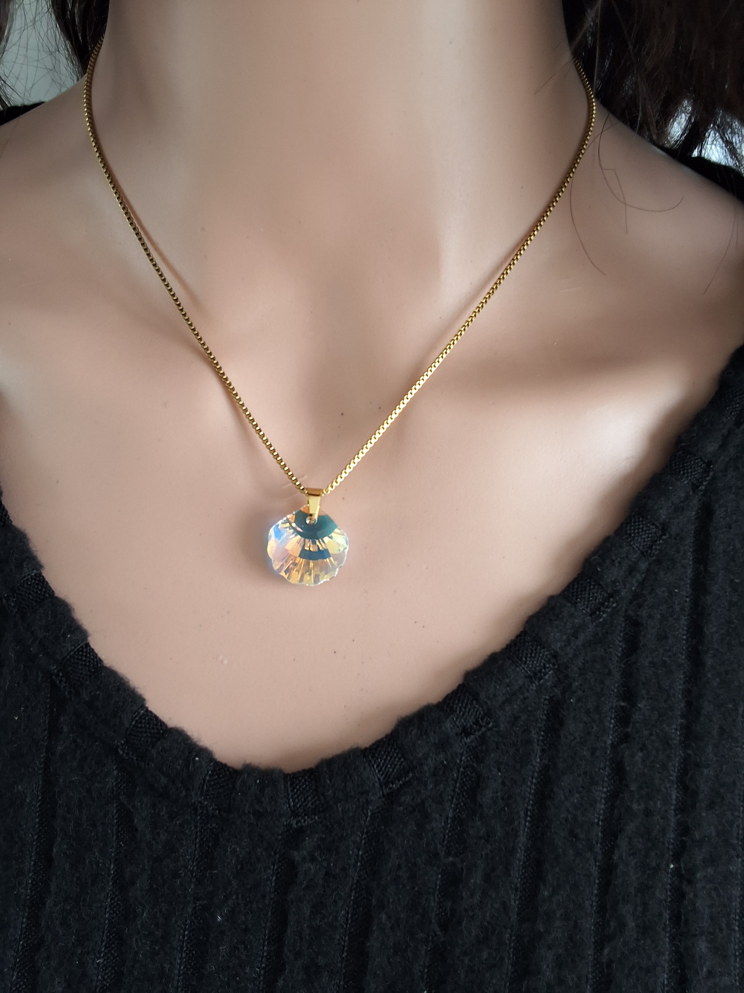 Collier coquillage en cristal or