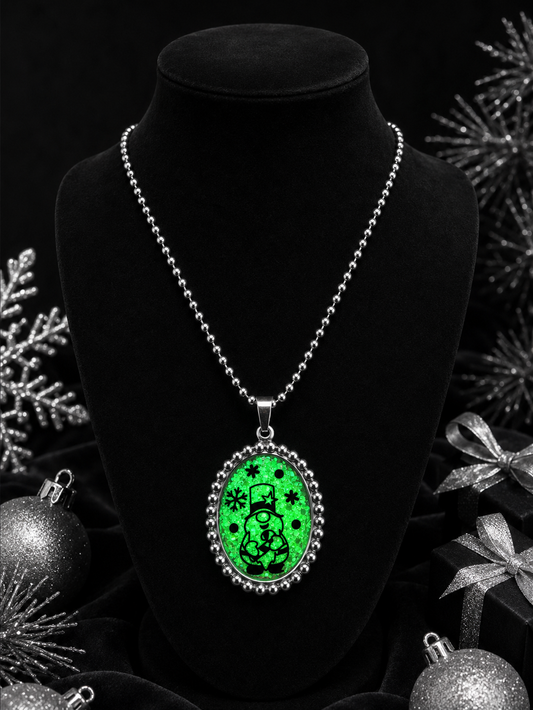 Collier Lutin du Père Noël – Magie Fluorescente vert